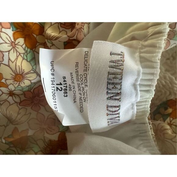 Tween Diva Girls size 12 Floral Puff Sleeve Top and lace shorts set - Picture 7 of 7